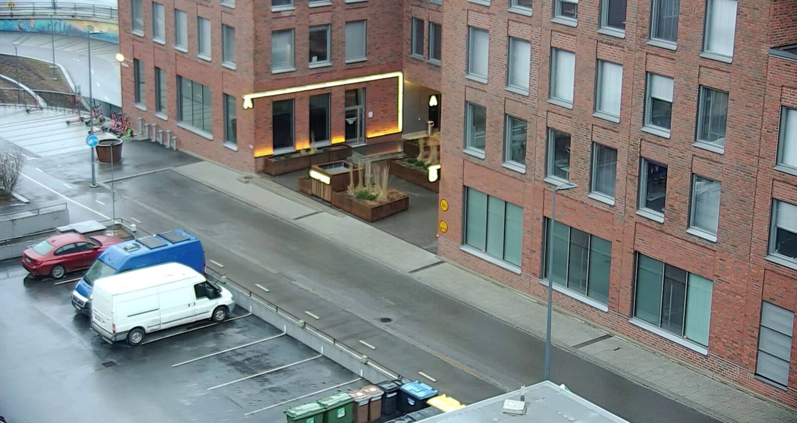 Vuokravarasto Peltokatu 31 sisäänkäynti